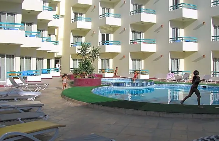 Dexon Roma & Aqua Park Gurdaka
